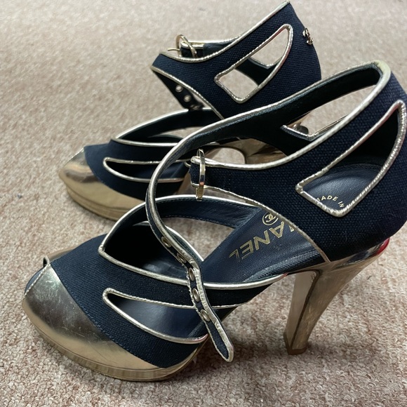 Chanel heels - Picture 2 of 4